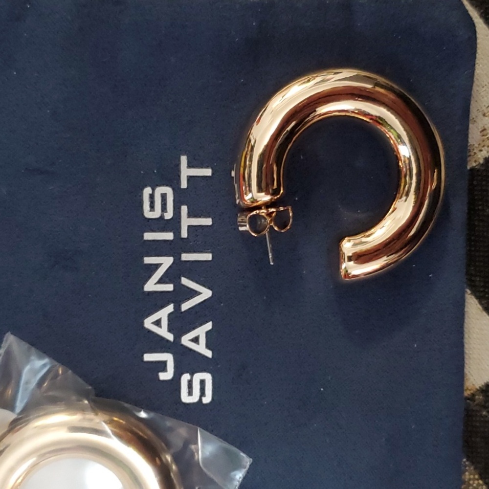 Janis Savitt Oprah's Favorite Medium size Hoop Earrings